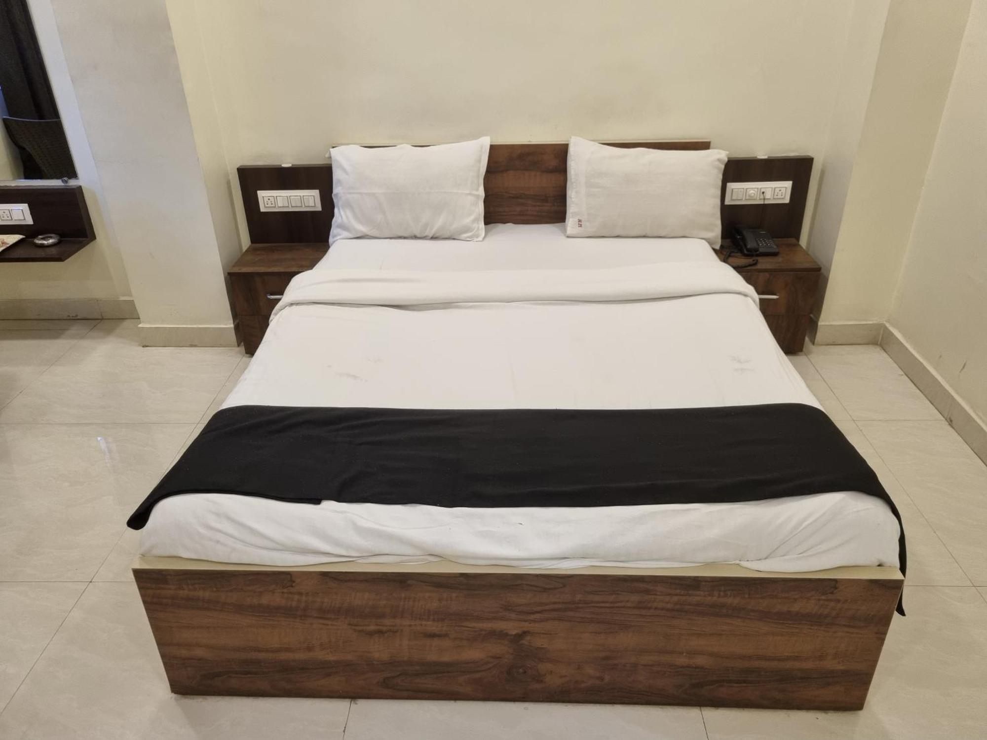 The Living Space Lonavala Ngoại thất bức ảnh
